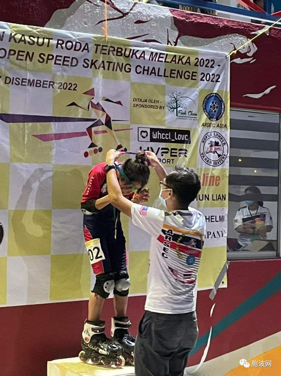 缅甸两少年在马来西亚举办的滑冰比赛荣获金牌
