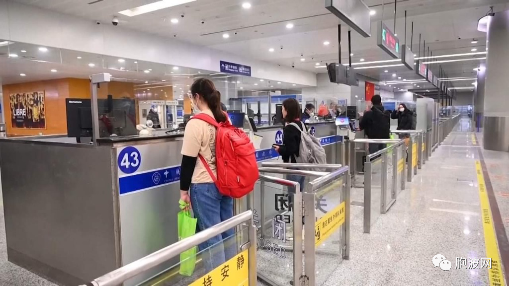 缅媒报道中国香港首班列车与上海首架航班！