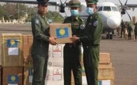 军机继续将疫苗运送至缅甸各省邦