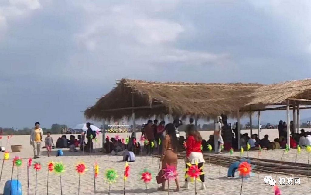 克钦邦开发新的旅游景点迈立开沙滩