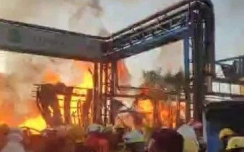 火神祝融下凡缅甸：昨晚仰光一家制酒厂发生大火，持续燃烧五小时！