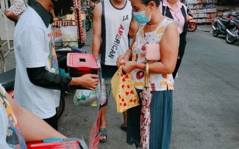 旅居马来西亚泰国的缅甸人为革命街头募款