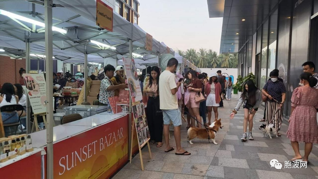 缅甸专门为携带宠物人士安排的市场