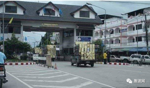 缅泰边贸口岸：战火中依然运转，关闭三年的缅泰友谊大桥重开！