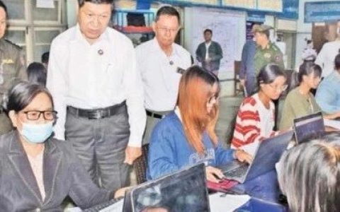 曼德勒新省长始入角色