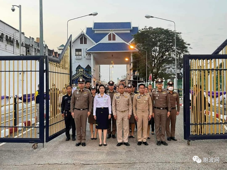 缅泰边贸口岸：战火中依然运转，关闭三年的缅泰友谊大桥重开！