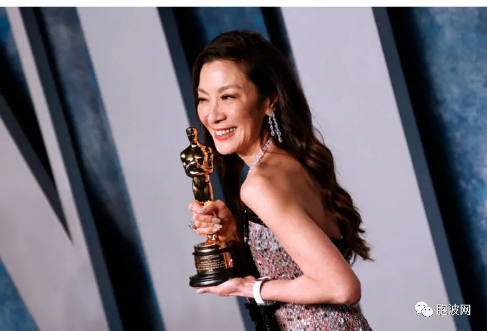 杨紫琼获奥斯卡最佳女主角 学者谈华人银幕形象与生存现状