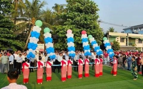 孟邦邦庆日省会毛淡棉市的新公园开幕！