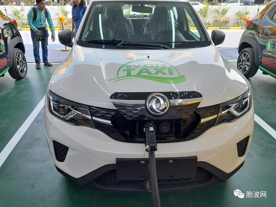 曼德勒举行首座电动汽车充电站启动仪式