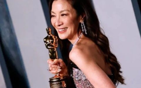 杨紫琼获奥斯卡最佳女主角 学者谈华人银幕形象与生存现状