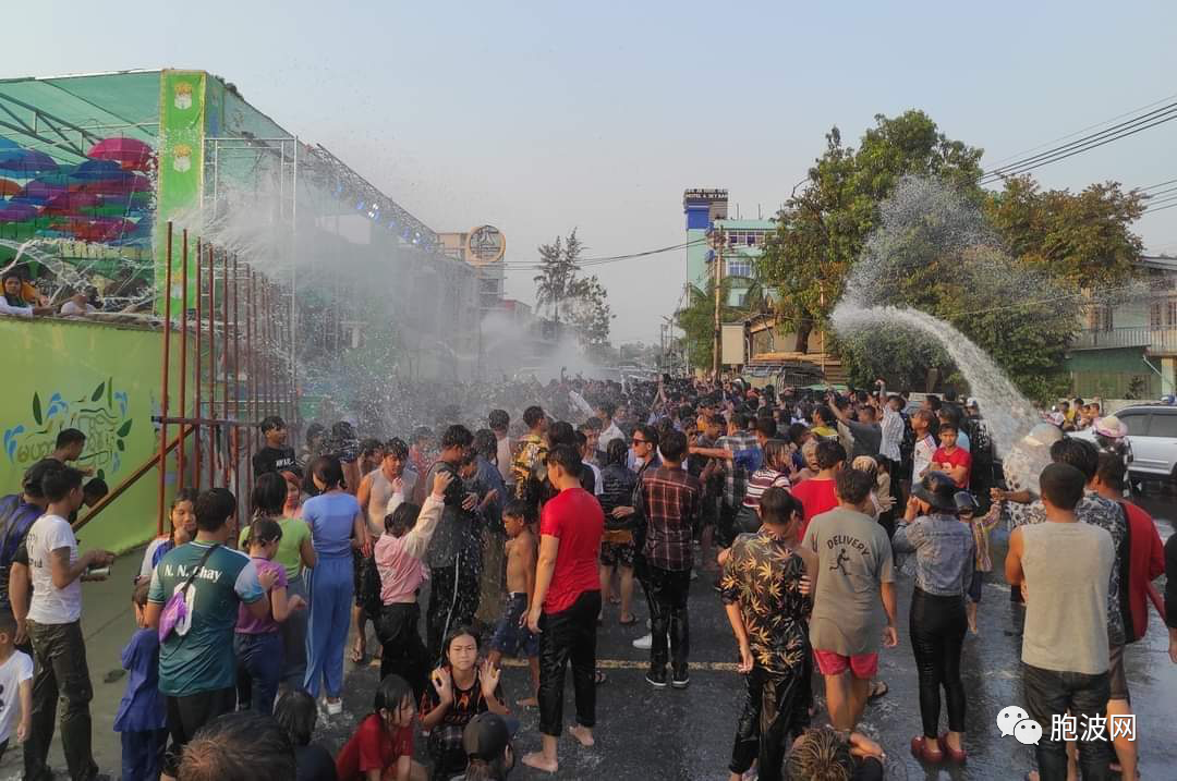 缅甸各地泼水节以热闹欢乐告终！