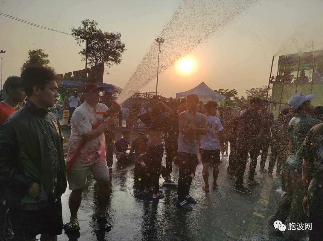 缅甸各地泼水节以热闹欢乐告终！