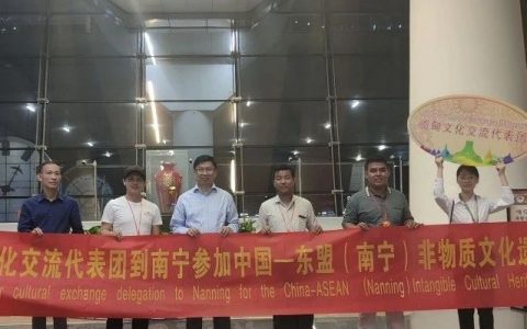 缅甸代表参加在中国南宁举办的中国东盟非物质文化遗产周
