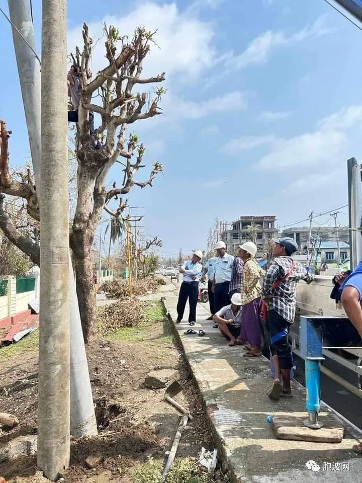 实兑市救灾重建工作在紧锣密鼓地进行！