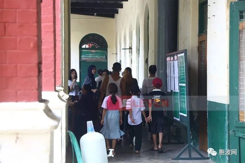 昨天5月23日开始缅甸全国中小学校开始受收报名