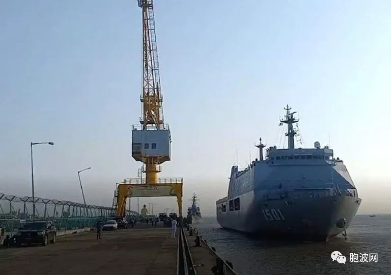 缅甸海军动用最大最现代化的军舰前往救灾