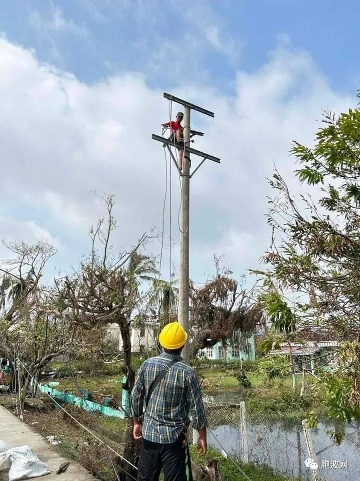 实兑市救灾重建工作在紧锣密鼓地进行！