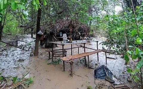 反方武装的基地与难民营也遭台风摧毁，急需援助
