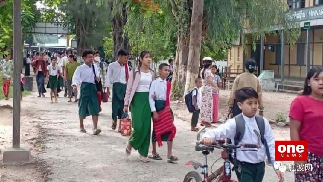 昨天缅甸全国中小学校开学报名就读学生暴增！