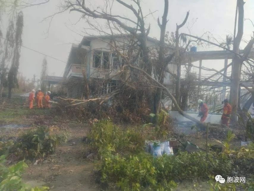 照片新闻：灾区重建正紧锣密鼓地进行！消防员纷纷奔赴第一线！