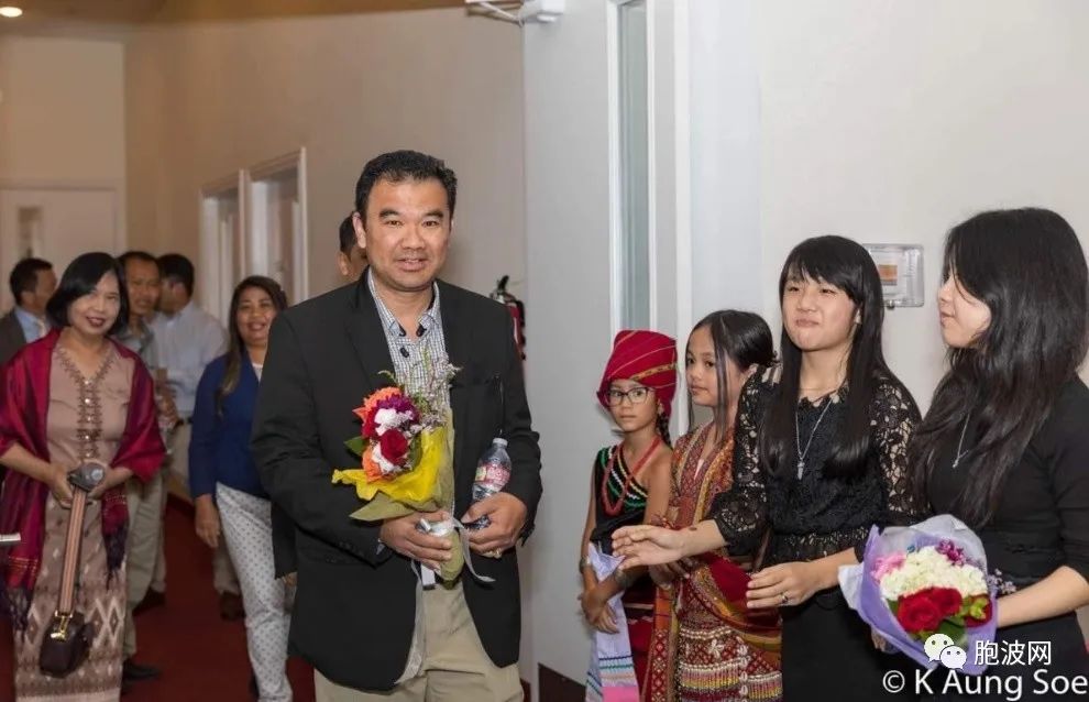NUG联邦部长在美国与缅甸公民会见获得25000美元的捐款！