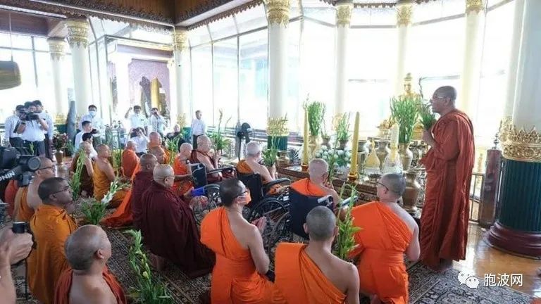 照片新闻：来自五个国家的高僧参拜仰光瑞光大金塔