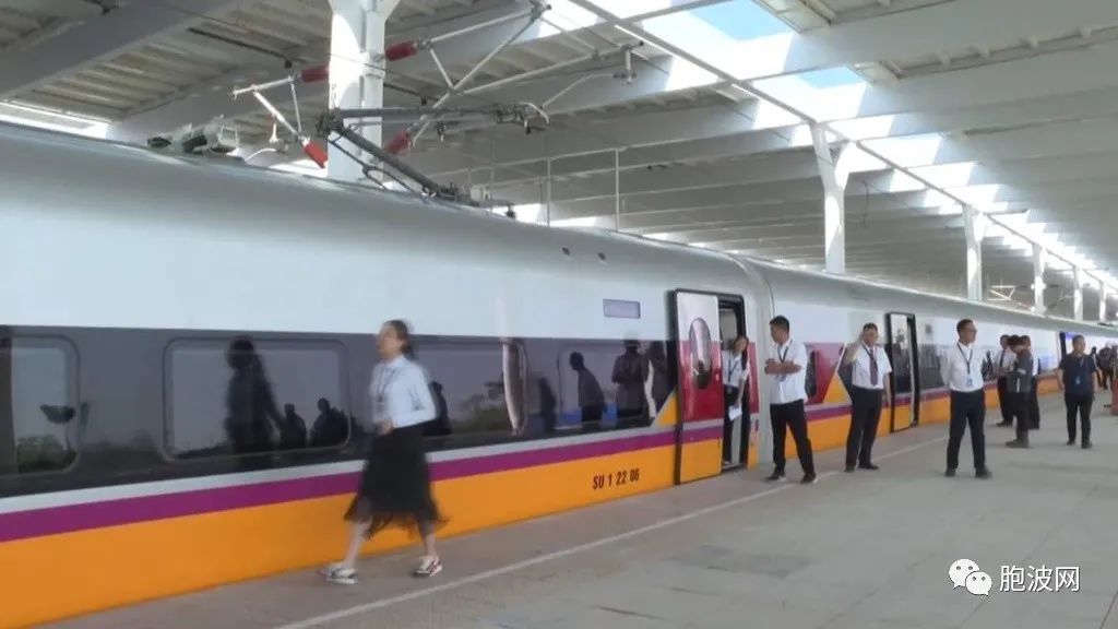 让缅人羡慕嫉妒：印尼雅加达至万隆的高铁试开时速达350公里