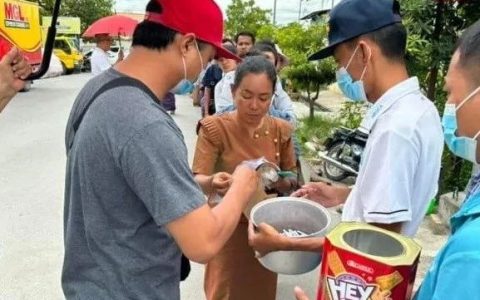 奇葩缅甸：买黄金卖位子，一块砖头五万至十万缅币