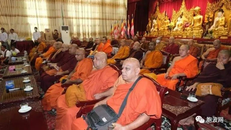 照片新闻：来自五个国家的高僧参拜仰光瑞光大金塔
