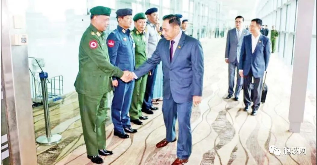 新上任内政部联邦部长雅毕中将赴老挝参加东盟禁毒部长级会议