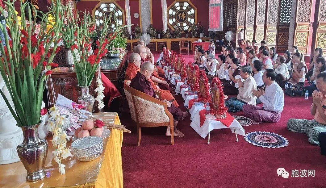 缅甸曼德勒：瓦索月盈第二斋日华人在云南会馆举行斋饭布施
