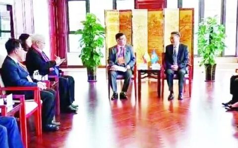 缅甸教育部联邦部长与中国东盟中心秘书长会晤