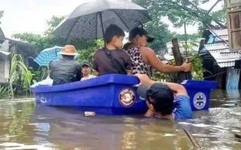 下缅甸连续强降雨，江水大涨汛情危急