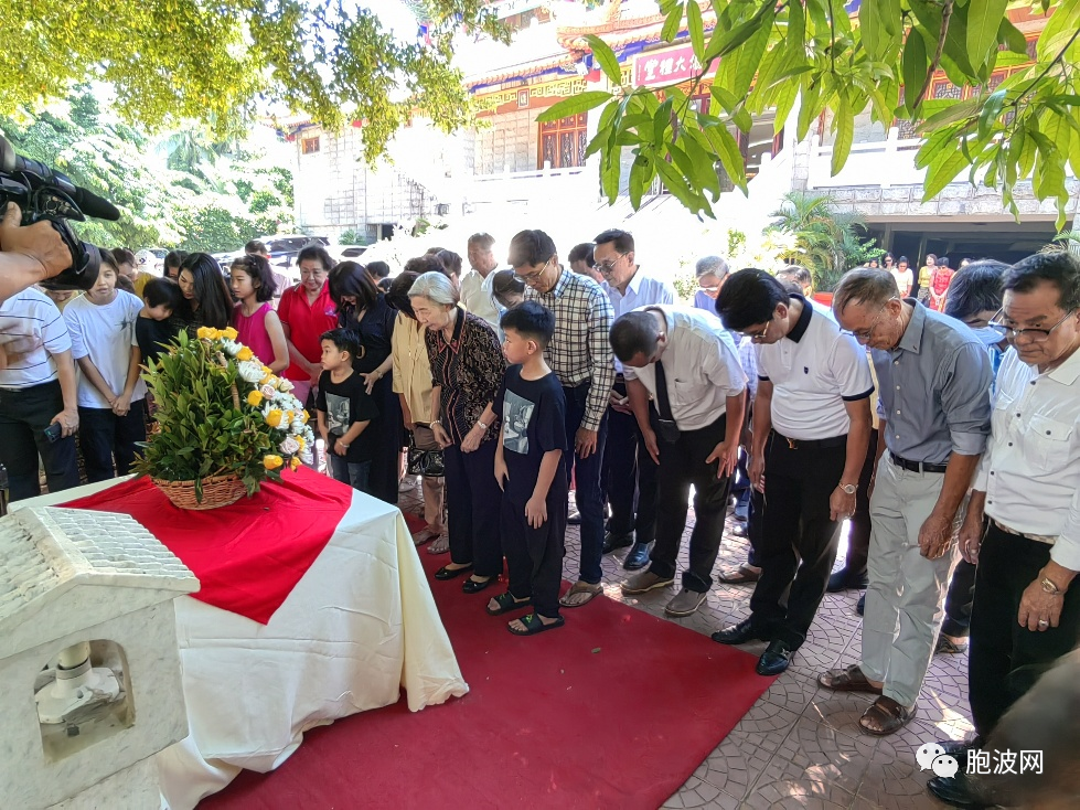 金多堰举办已故李先瑾先生九周年纪念暨第六届敬老会