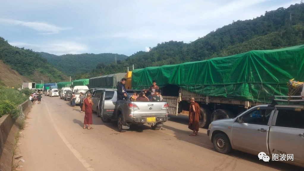 多灾多难之路：缅泰边境公路再度发生严重堵车！