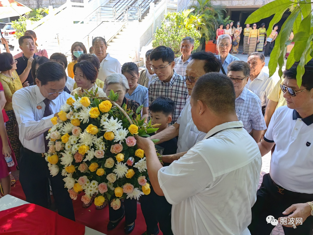 金多堰举办已故李先瑾先生九周年纪念暨第六届敬老会