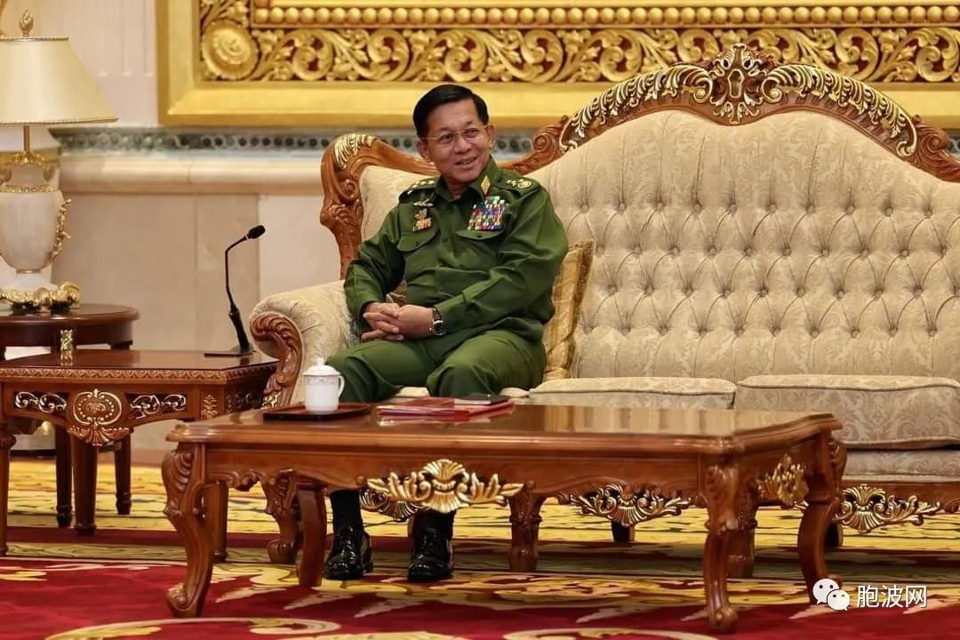 缅甸国管委主席与泰国皇家空军司令会晤强调缅泰两军将加强合作
