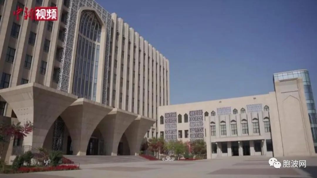 新疆伊斯兰教经学院学生：我在这里学习很安心 没有后顾之忧