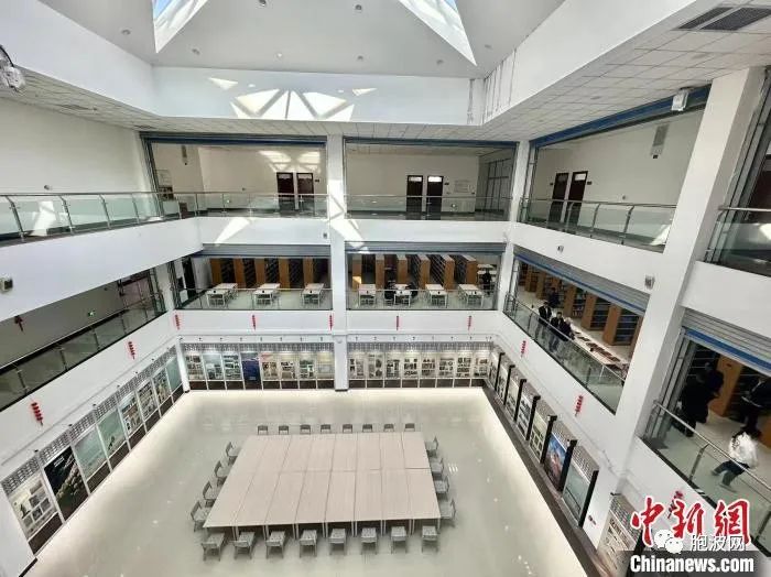 新疆伊斯兰教经学院学生：我在这里学习很安心 没有后顾之忧
