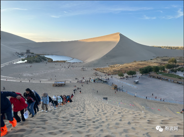 神秘敦煌行的第一天：沙鸣山与月牙湖