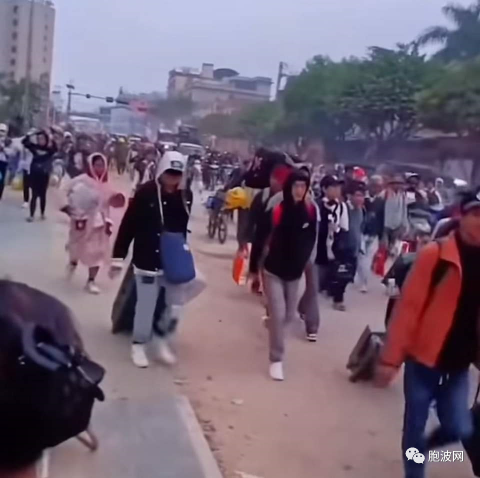 今天是直桑岱月盈传统节日，又是1127，对比缅甸悲欢交杂的命运