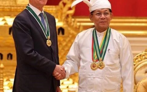 过干瘾“秀恩爱”？缅俄互相吹捧互赠奖牌