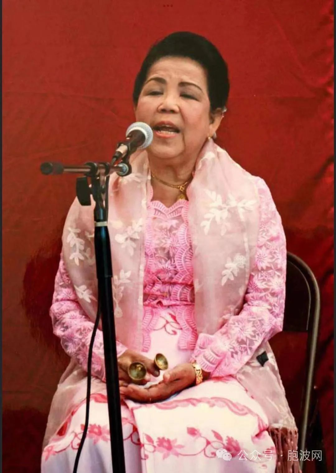 缅甸著名传统歌手玛玛艾客死美国