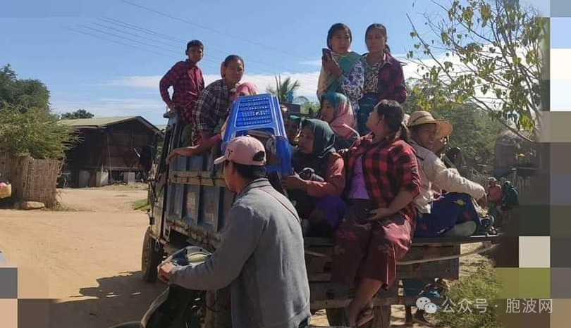 缅军进攻实皆省钦乌镇区，当地村民纷纷逃亡