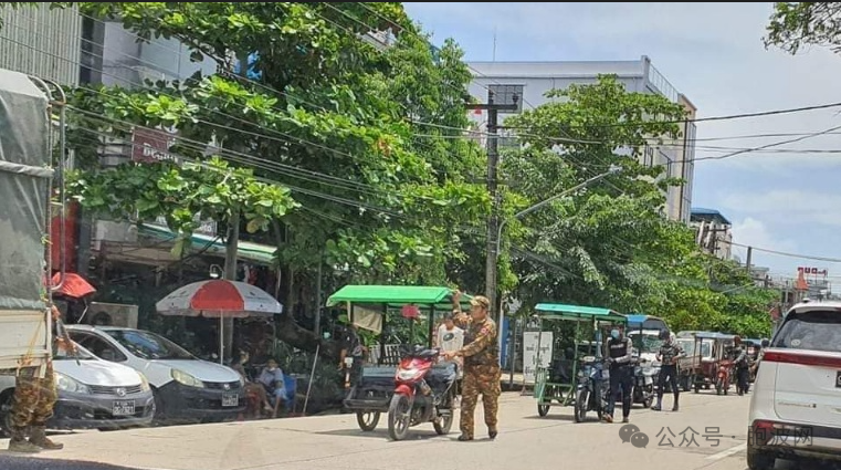 坐摩的就闭嘴：仰光军警利用“摩的”做情报“线人”