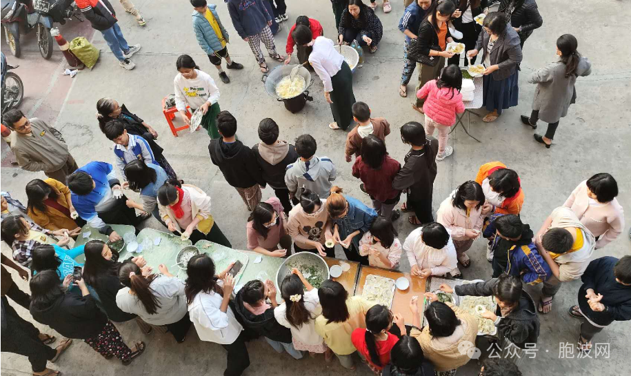 福庆学校孔子课堂2024年春节假日前的最后一场活动：包饺子！