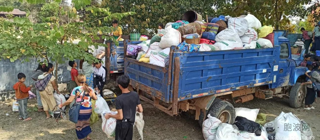 战火中的克钦邦：崴莫镇区附近的1000余名村民被救出