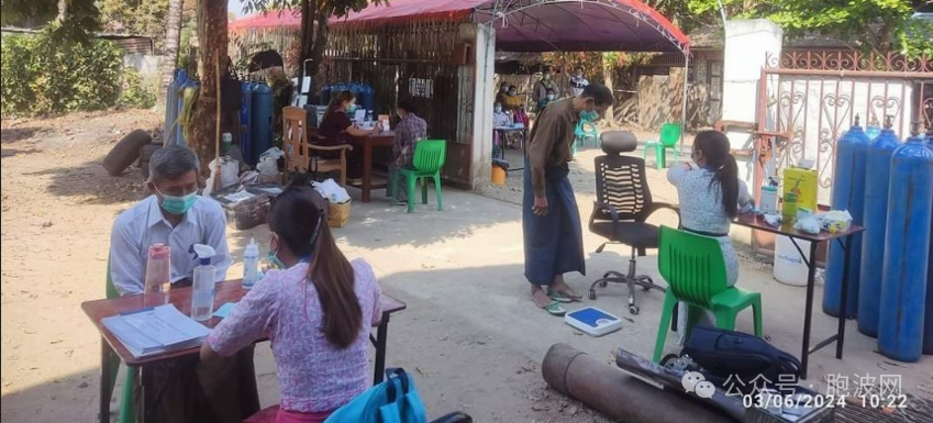 缅甸卫生组织为八莫避战难民看病