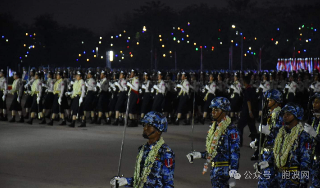 缅甸79周年建军节活动：烈士碑致敬、跪拜敬老及晚间阅兵