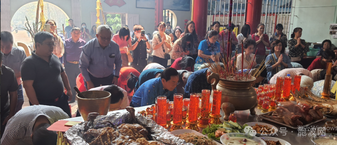 曼德勒华人庆祝财神诞祭拜福德正神